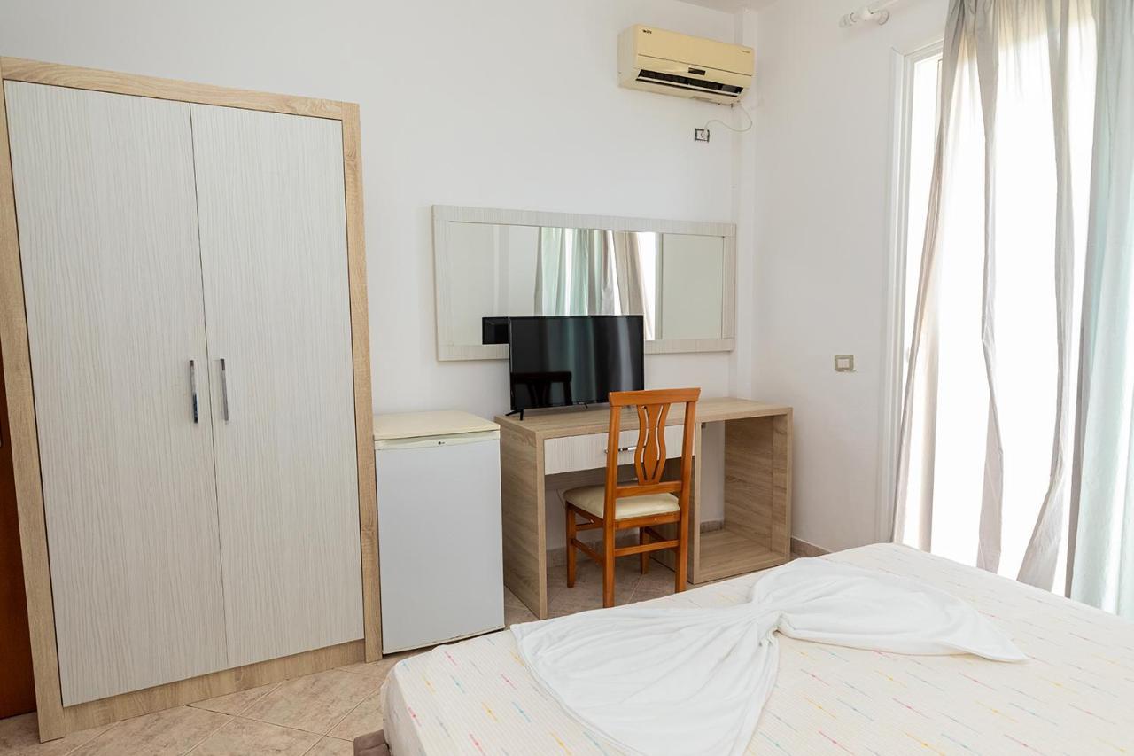 Hotel Dini Radhimë 외부 사진