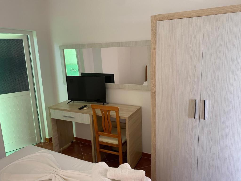 Hotel Dini Radhimë 외부 사진