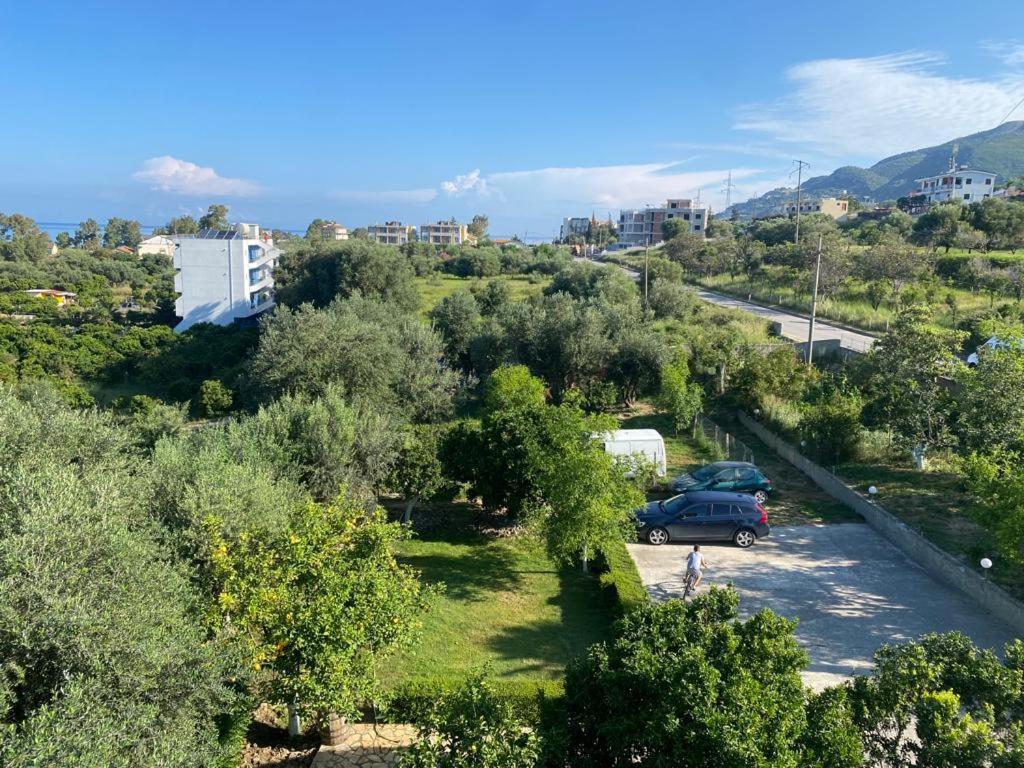 Hotel Dini Radhimë 외부 사진